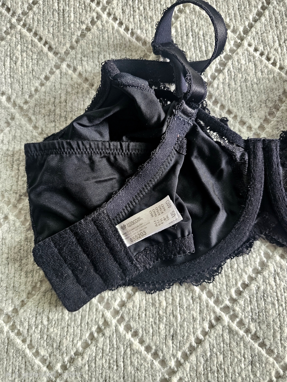 Wacoal Nude and Black Lace Trim Underwire Bras - Picture 6 of 11